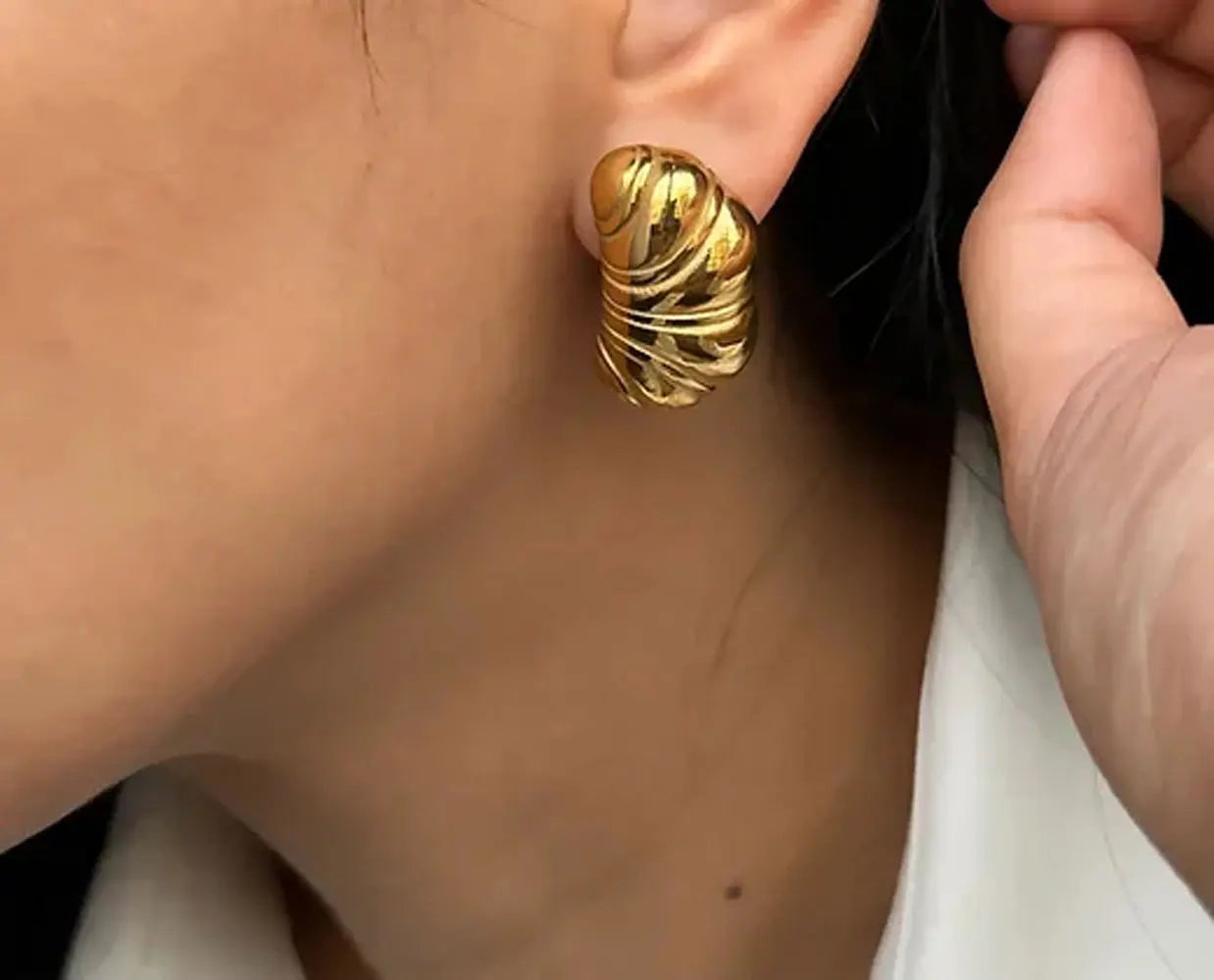 Uworld Waterproof Distinctive Stainless Steel Chic Comfortable Metal Croissant Earrings Geometry Fashion Trendy Jewelry for Wome