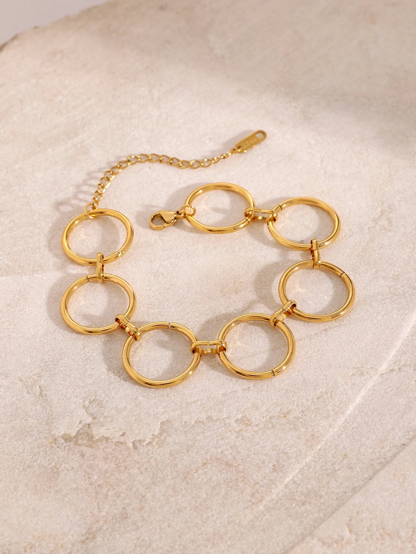 Uworld New Stainless Steel Geometric Ring Interlocking Circle Bracelet 18 K Plated Geometric Wrist for Women Bijoux Accessories