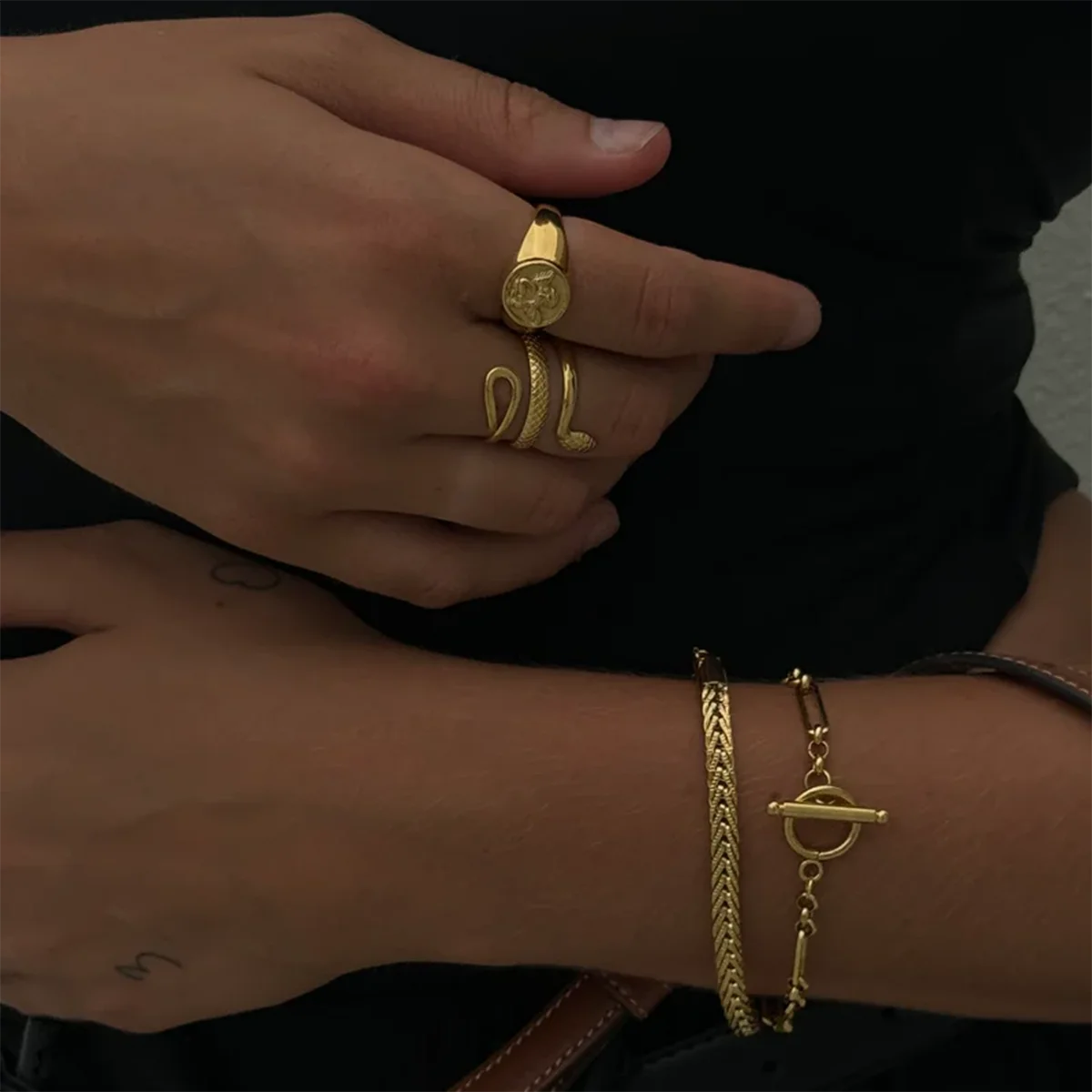 Uworld Classic Exquisite Chain Stainless Steel Stylish Bracelet Women Trendy Summer Charm Gold Color Jewelry pulseras de mujer