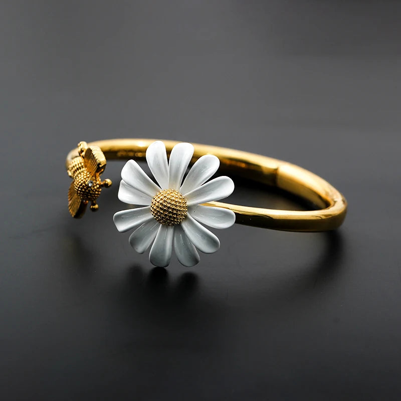 Sweet Small Daisy Flower Bracelets For Women Personality Cute Flower Bangles Girls Wedding Party Birthday Jewelry Gifts