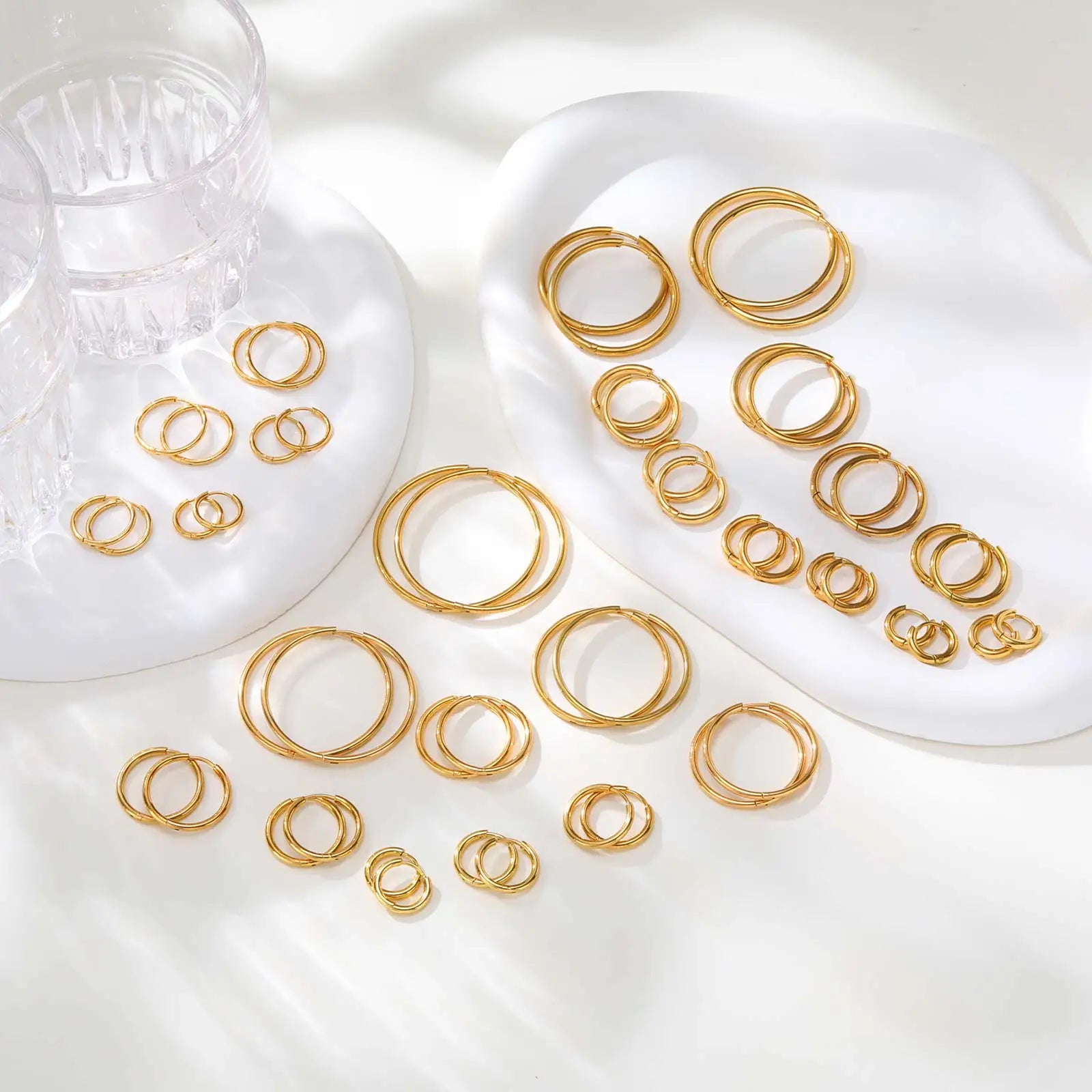 Minimalist Circle Hoop Earrings for Women,Stainless Steel Gold Color Cartilage Ear Bone Piercing Round Earrings,Classic Jewelry