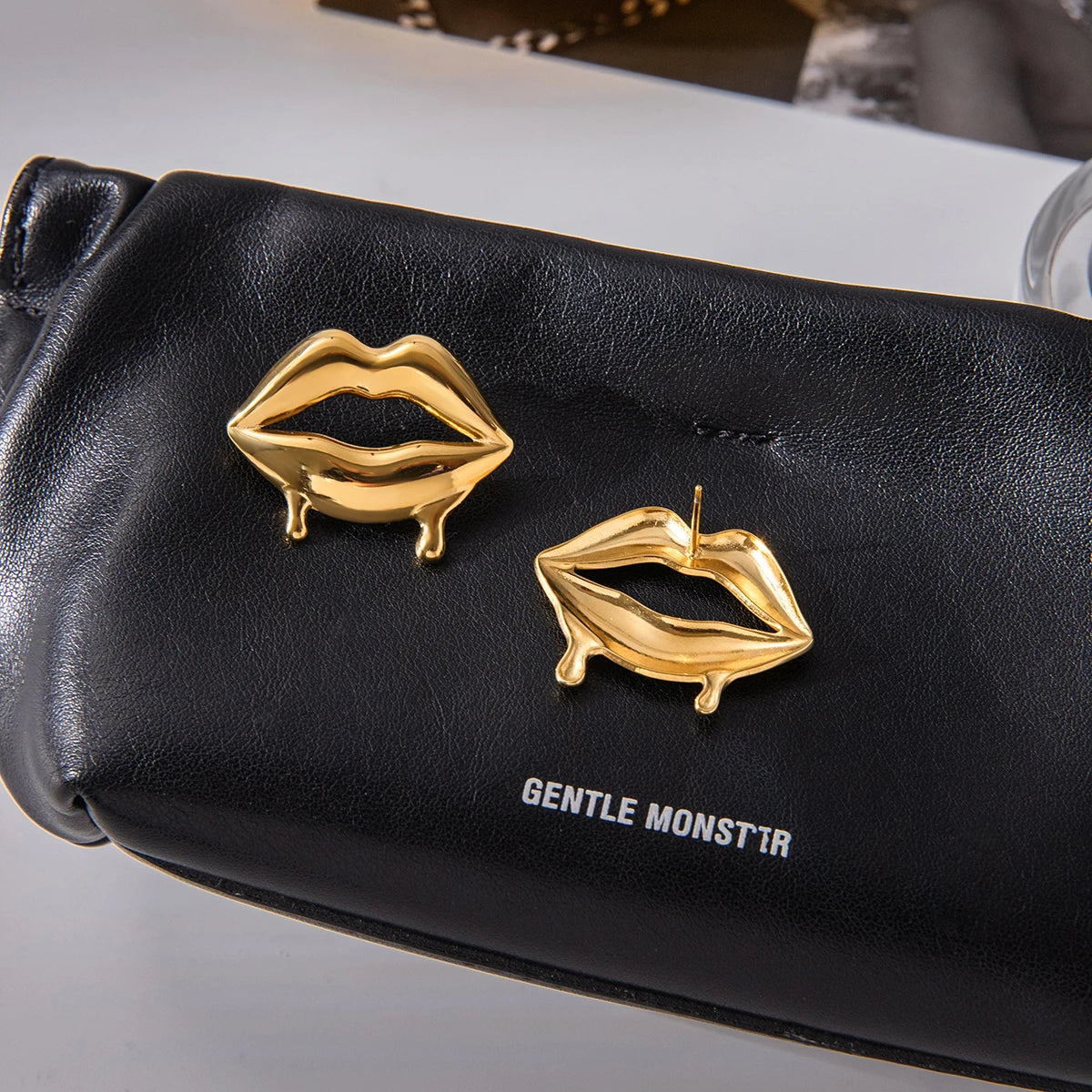 Uworld Sweet And Romantic 18K Gold Color Plated Liquid lip Shape Design Earrings Hypoallergenic Stainless Steel Women Jewelry