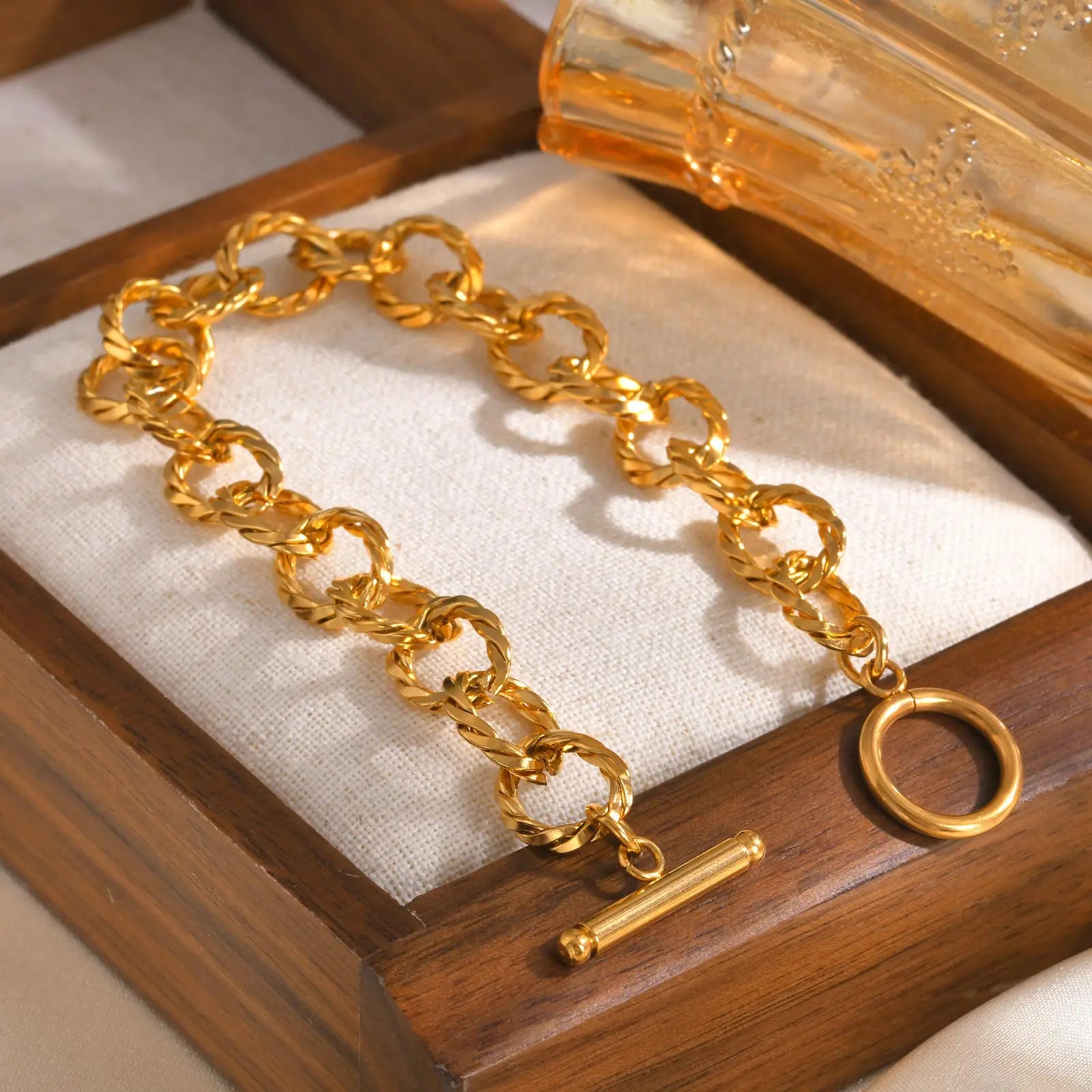 Women's Twisted Ring-connected Toggle-clasps Bracelet,Stainless Steel 18K Gold Plated Rolo Chain Bracelets,OT Lock Jewelry Gifts