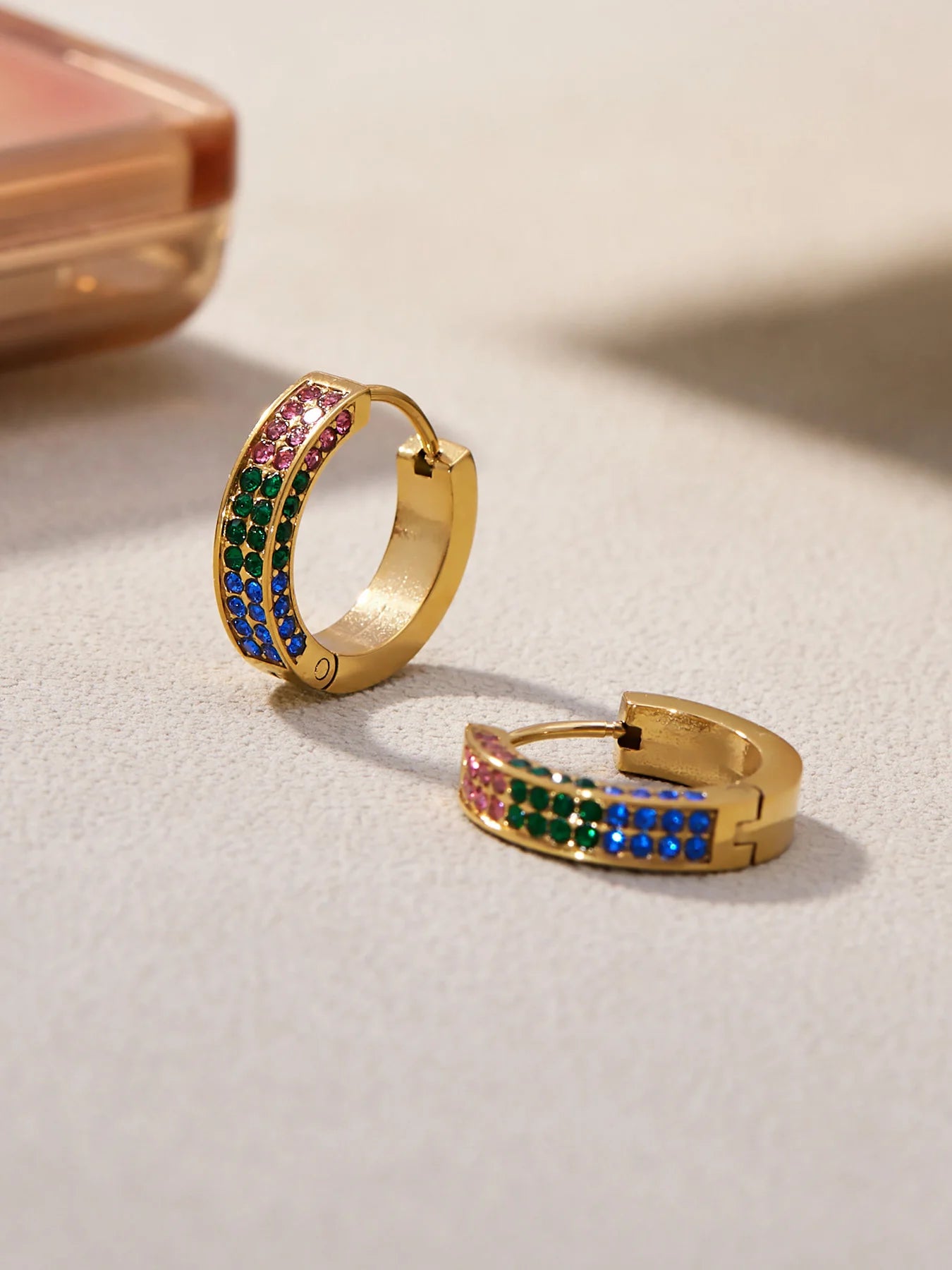 Nivora Beautiful Shine Cubic Zirconia Women Hoop Earrings Stainless Steel Hypoallergenic PVD Gold Plated Earrings Daily Jewelry