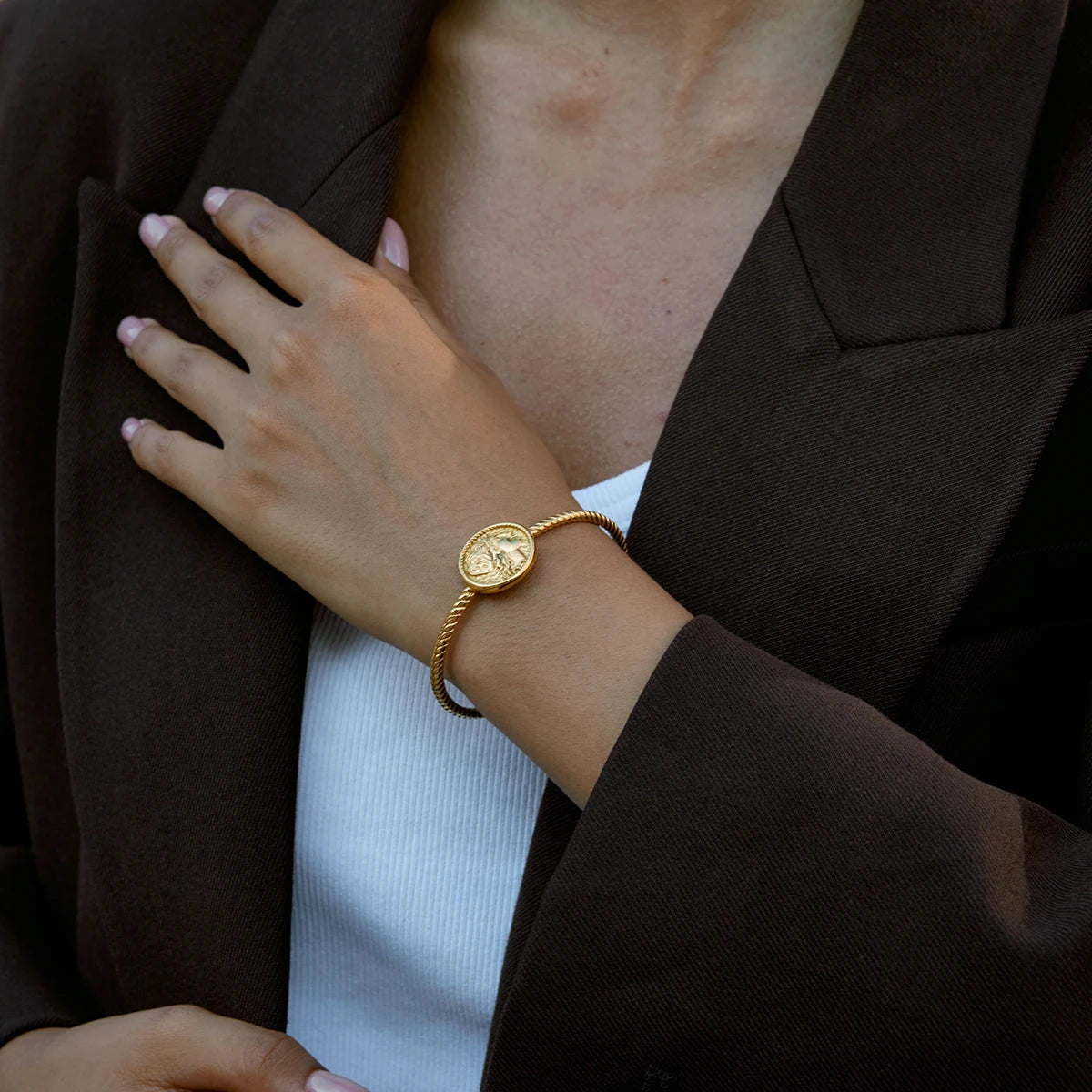 Uworld Classic Trendy 18K Gold Color Plated Coin Thread Fried Dough Twists Open Bracelet Waterproof Stainless Steel Jewelry Gift