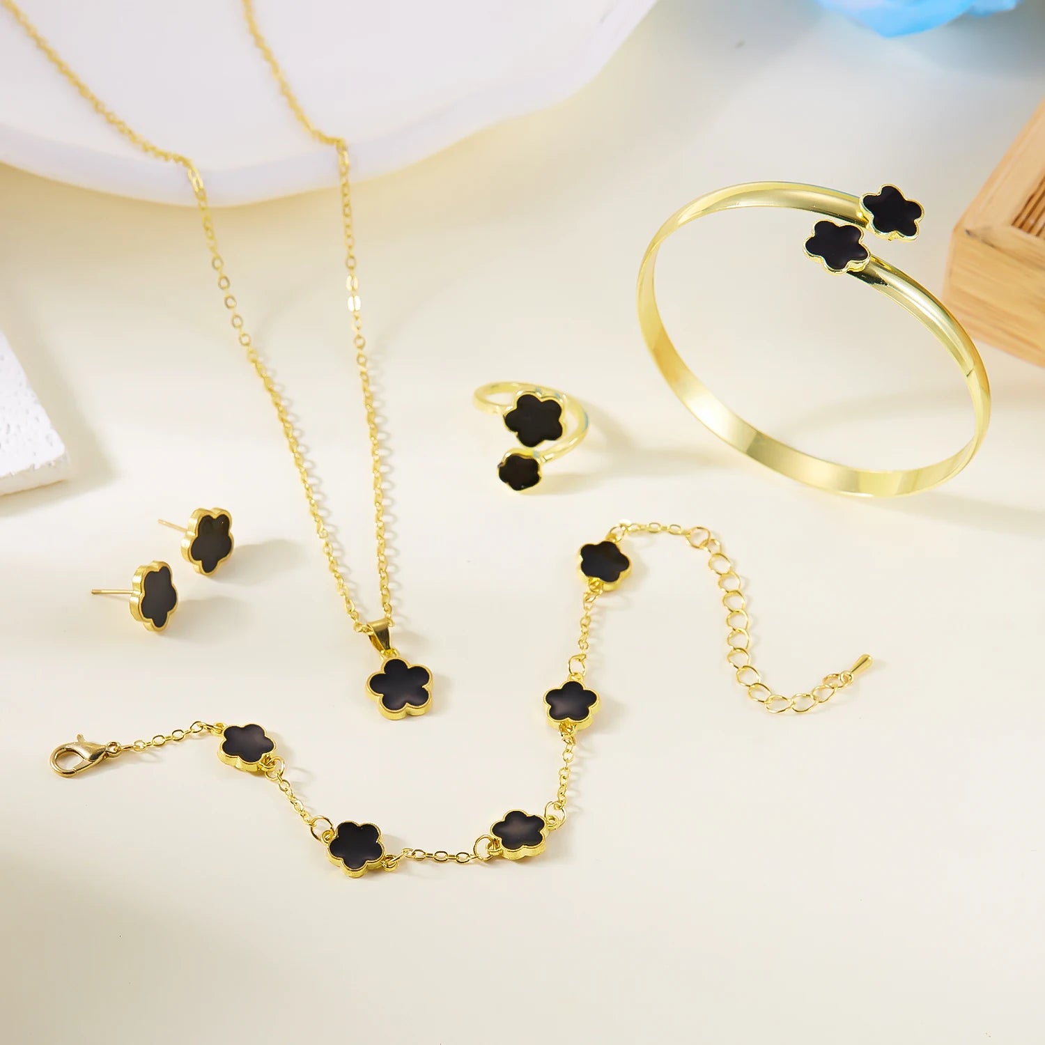 5pcs/set Lucky Five Leaf Flower Necklace Bracelet Earrings Ring Set for Women Colorful Enamel Plum Blossom Jewelry Party Gifts