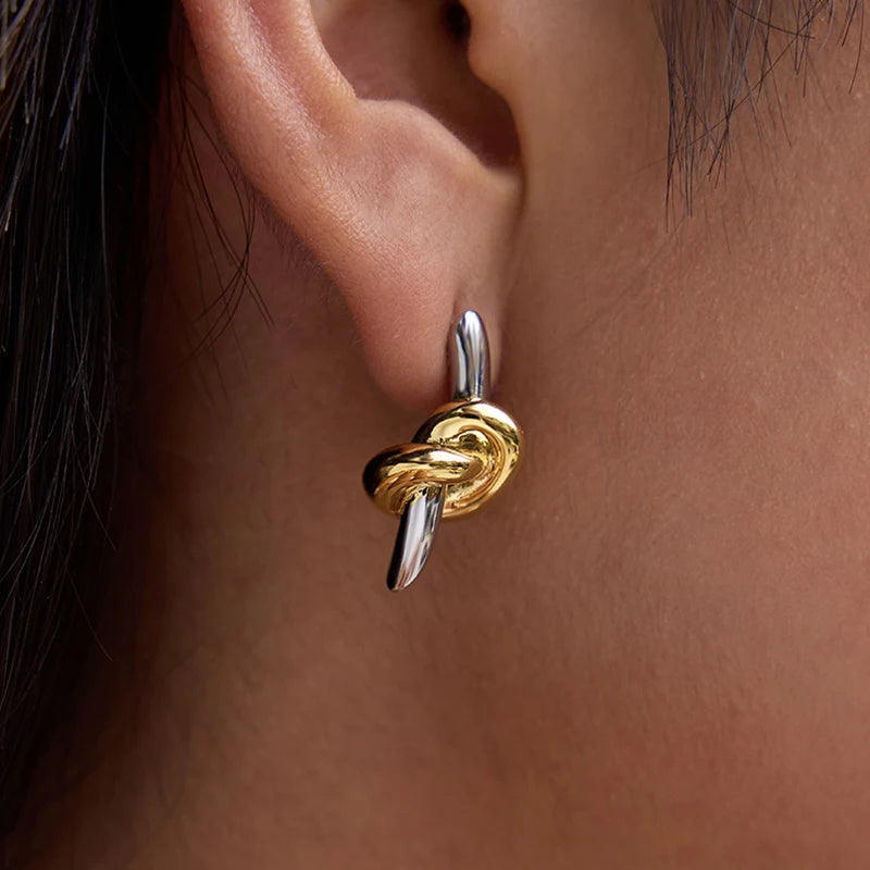 Uworld Personalized Designer Classic 18K Gold Color Plated Stainless Steel Two-Tone Knot Ear Studs Jewellery Woman Daily Wear
