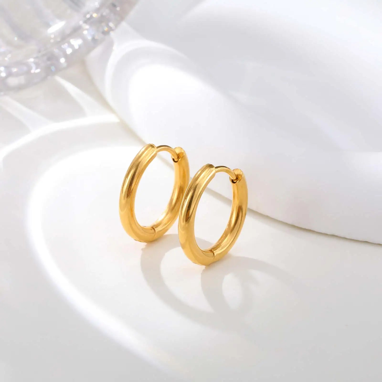 Minimalist Circle Hoop Earrings for Women,Stainless Steel Gold Color Cartilage Ear Bone Piercing Round Earrings,Classic Jewelry
