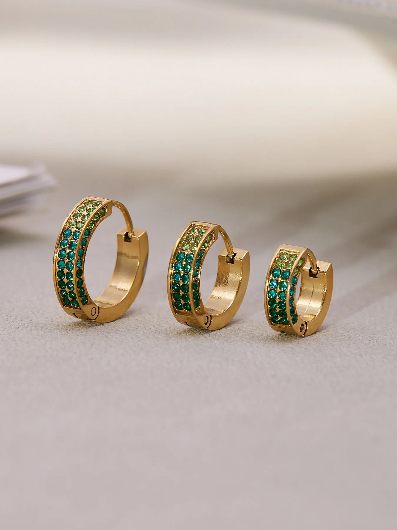 Nivora Beautiful Shine Cubic Zirconia Women Hoop Earrings Stainless Steel Hypoallergenic PVD Gold Plated Earrings Daily Jewelry