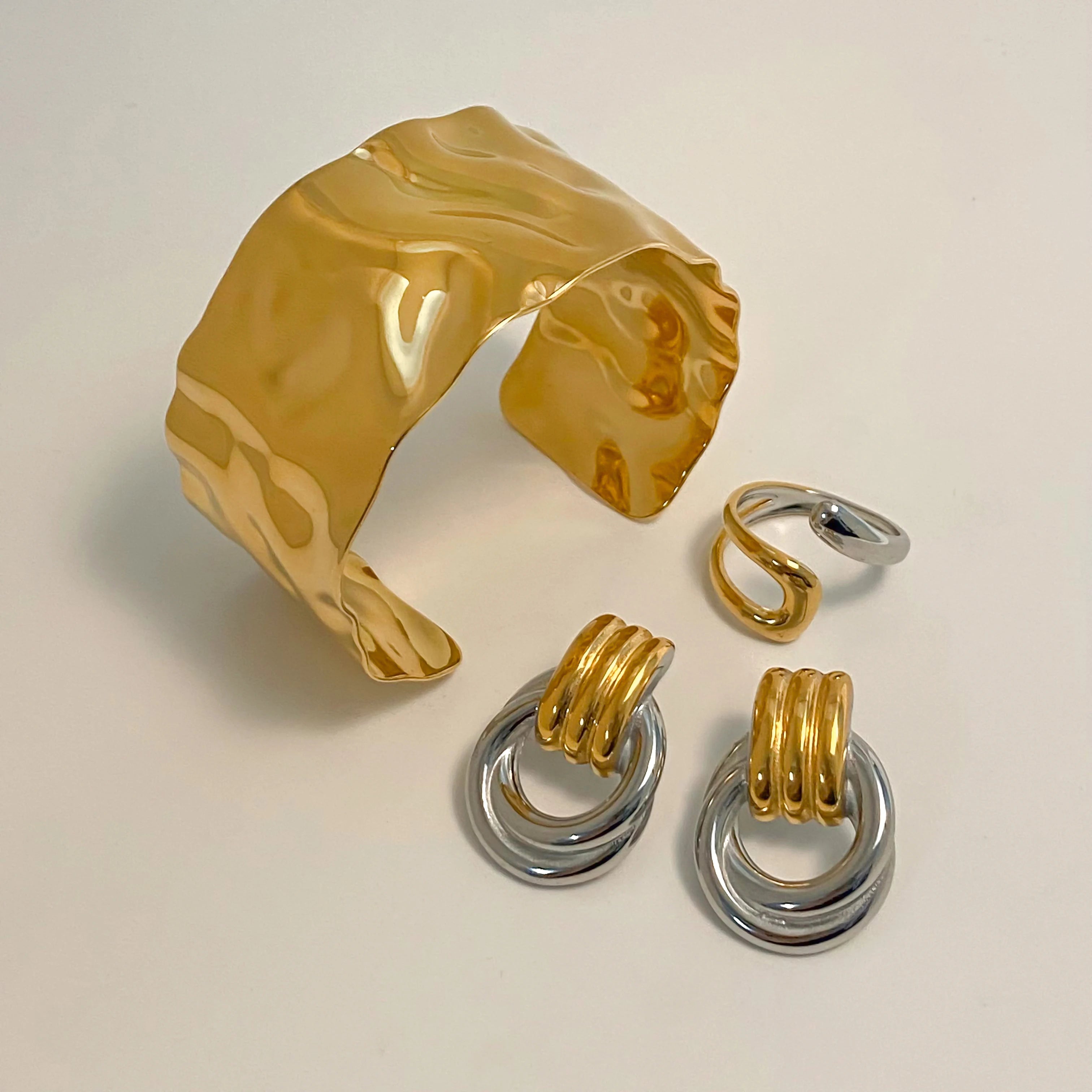 Uworld Fashion 4PCS Jewelry Set Wide Face Bracelet Two Tone Ring Women's Jewelry Commuting Attire Gift For Her