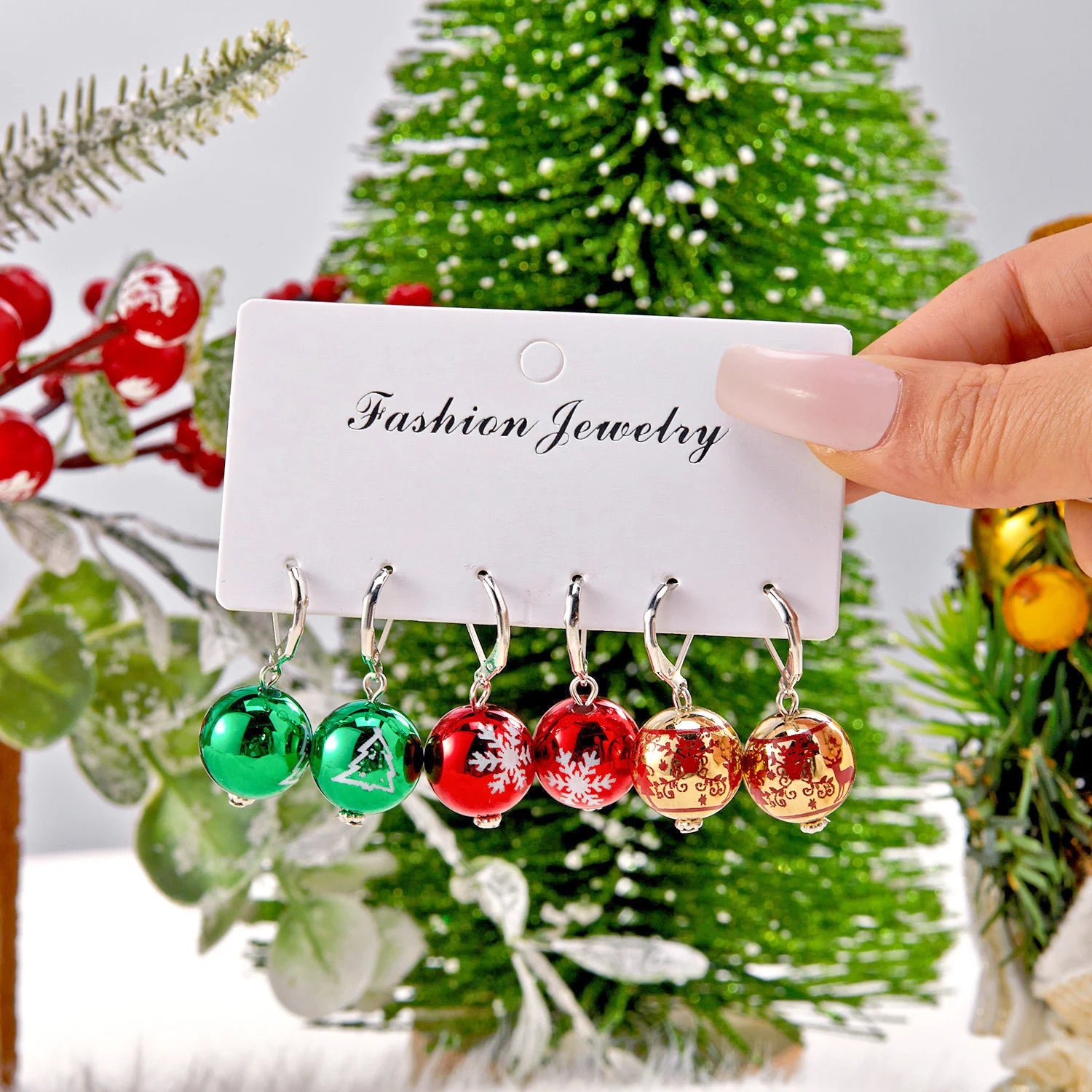 Creative Christmas Resin Ball Earrings Set For Women Red Green Round Ball Snowflake Xmas Tree Dangle Earring New Year Jewelry