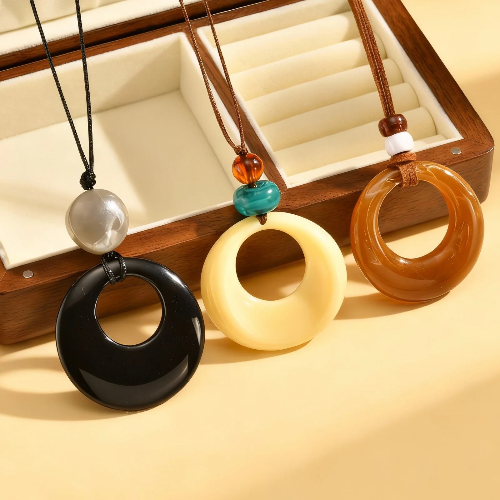 Vintage Amber Resin Geometric Pendant for Women,Ball Hollow U-Ring Wax Chain Rope Necklaces,Simple Charm Sweater Jewelry Gifts