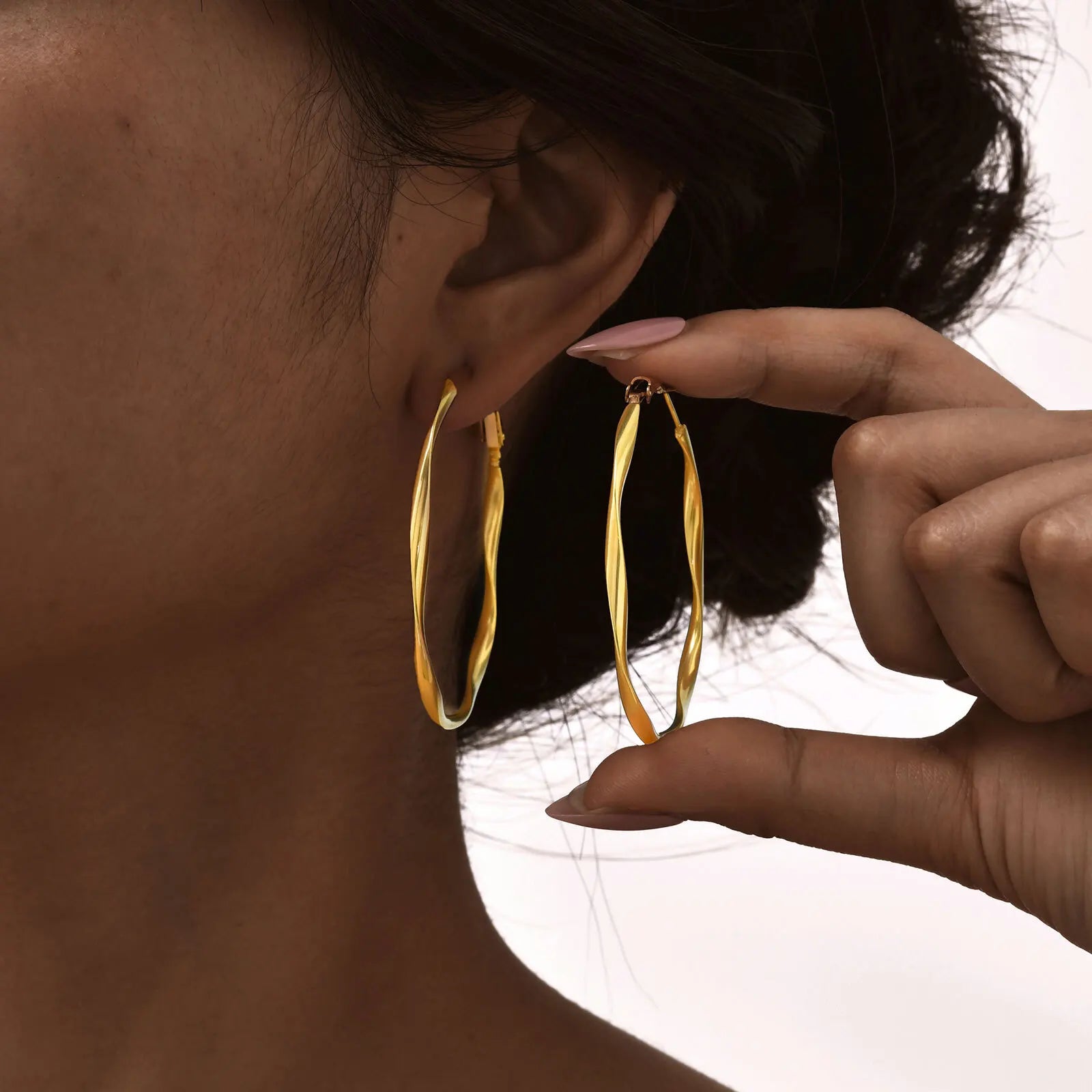 Twist Circle Hoop Earrings for Women, Stainless Steel Click-Top Mobius Hoop Huggies Earring, Tarnish and Nickel Free