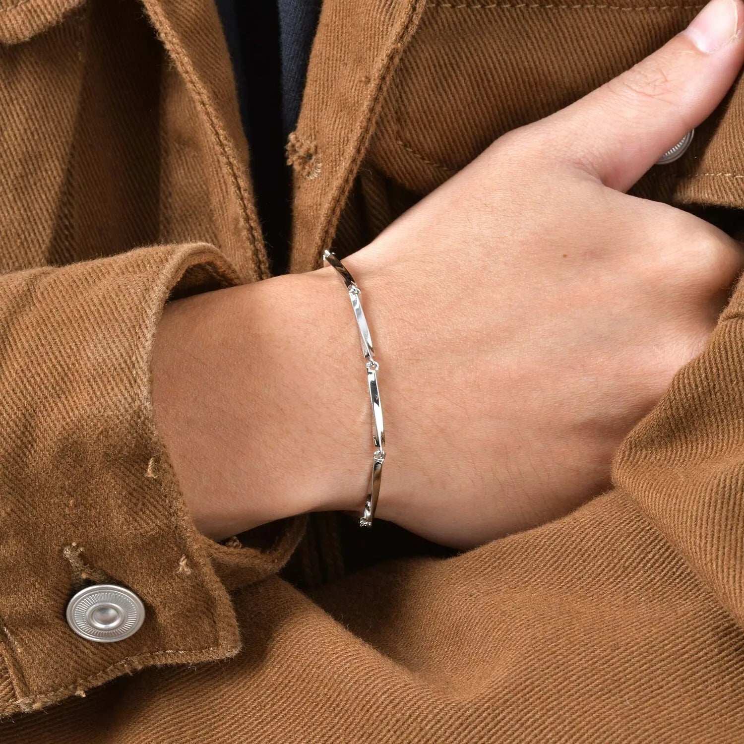 Couple Bracelet for Boyfriend Girlfriend, Metal Link Mobius Twist Love Chain, Anniversary Valentine's Day with Card Gift