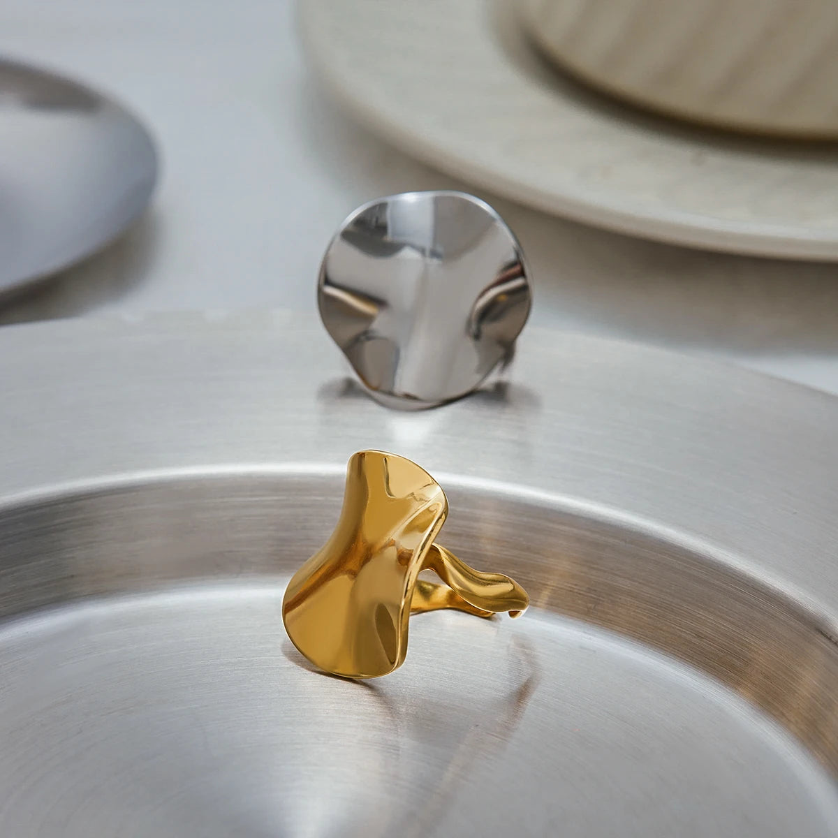 Uworld Minimalist Circular Folded Ring 18K Gold Color Plated Stainless Steel Large Circular Wave Stackable Ring Women's Jewelry