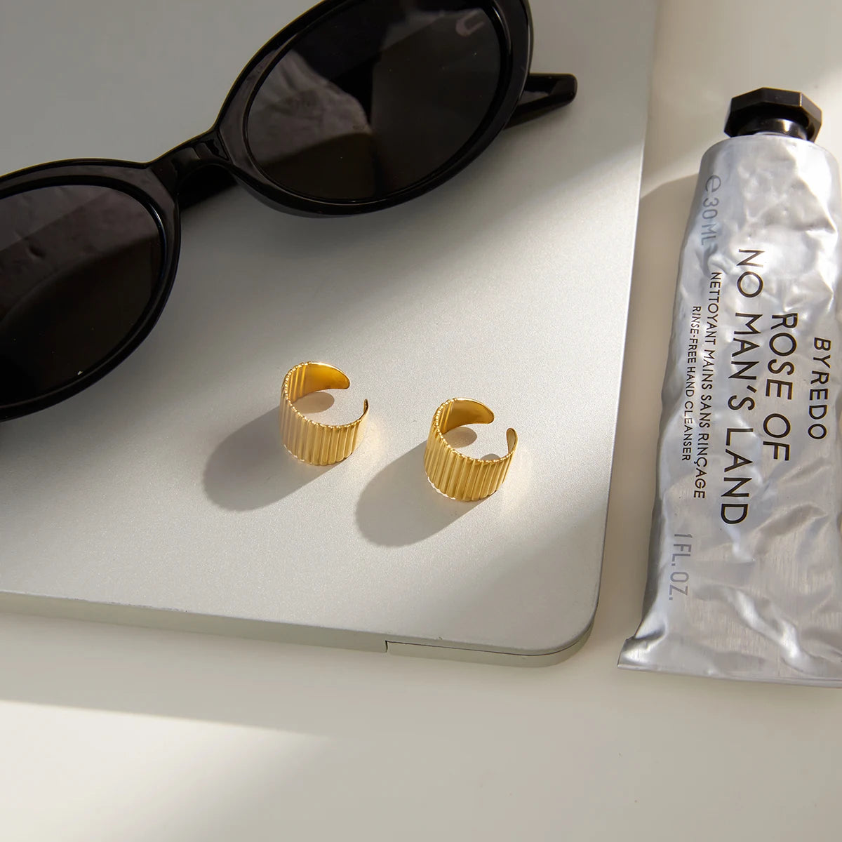 Uworld Classic 18K Plated Gold Color Wide Ribbed Ear Clip Earring Women Waterproof Stainless Steel Earrings Lady Jewelry