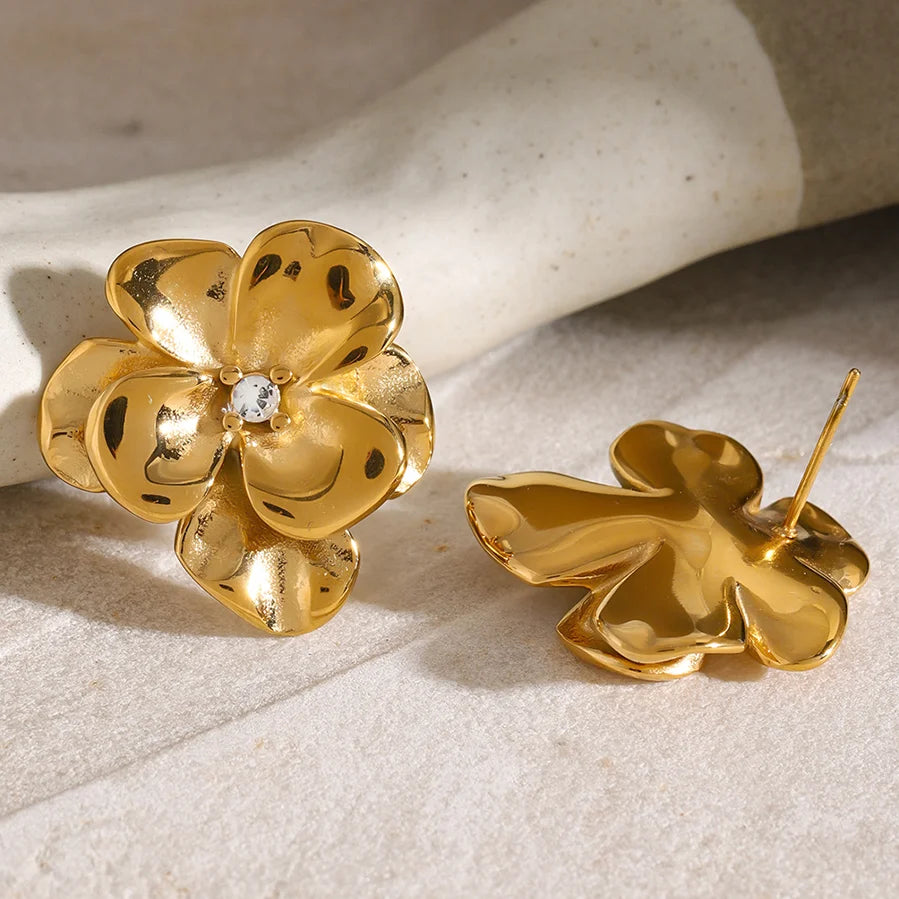 Uworld Flower Glossy Stainless Steel Gold Color 18k Plated Waterproof Fashion Charm Stud Earrings Exquisite Ear Jewelry Women