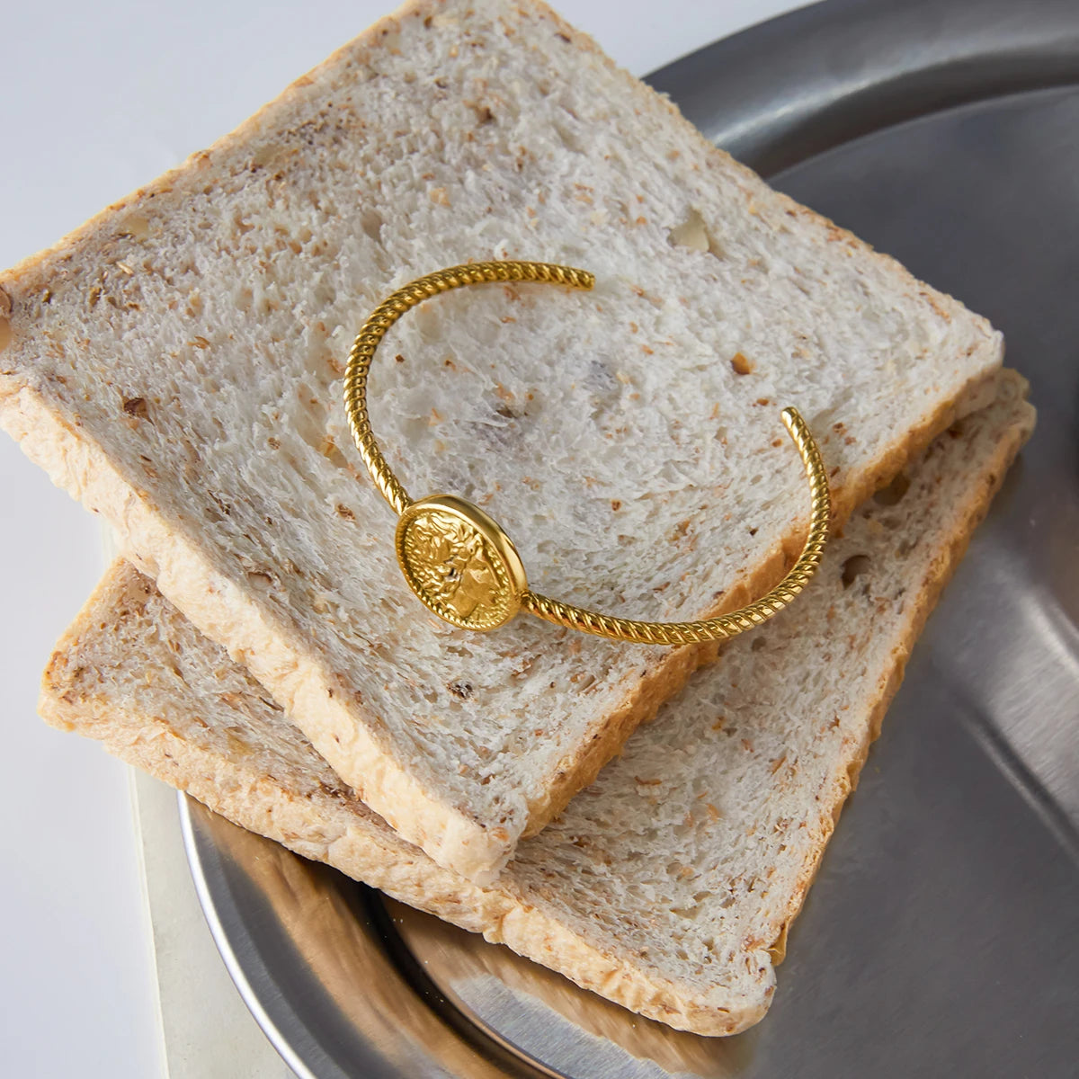 Uworld Classic Trendy 18K Gold Color Plated Coin Thread Fried Dough Twists Open Bracelet Waterproof Stainless Steel Jewelry Gift