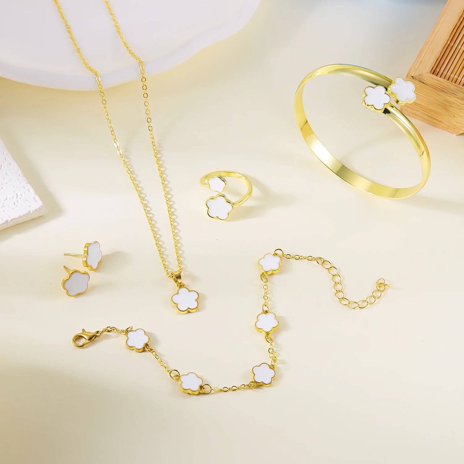 5pcs/set Lucky Five Leaf Flower Necklace Bracelet Earrings Ring Set for Women Colorful Enamel Plum Blossom Jewelry Party Gifts