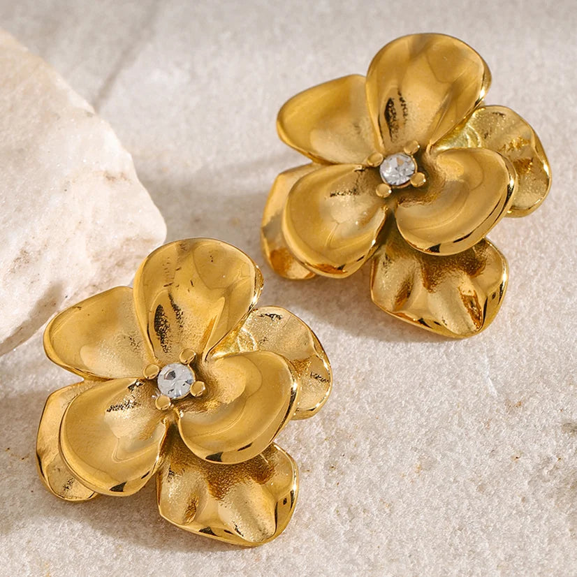 Uworld Flower Glossy Stainless Steel Gold Color 18k Plated Waterproof Fashion Charm Stud Earrings Exquisite Ear Jewelry Women