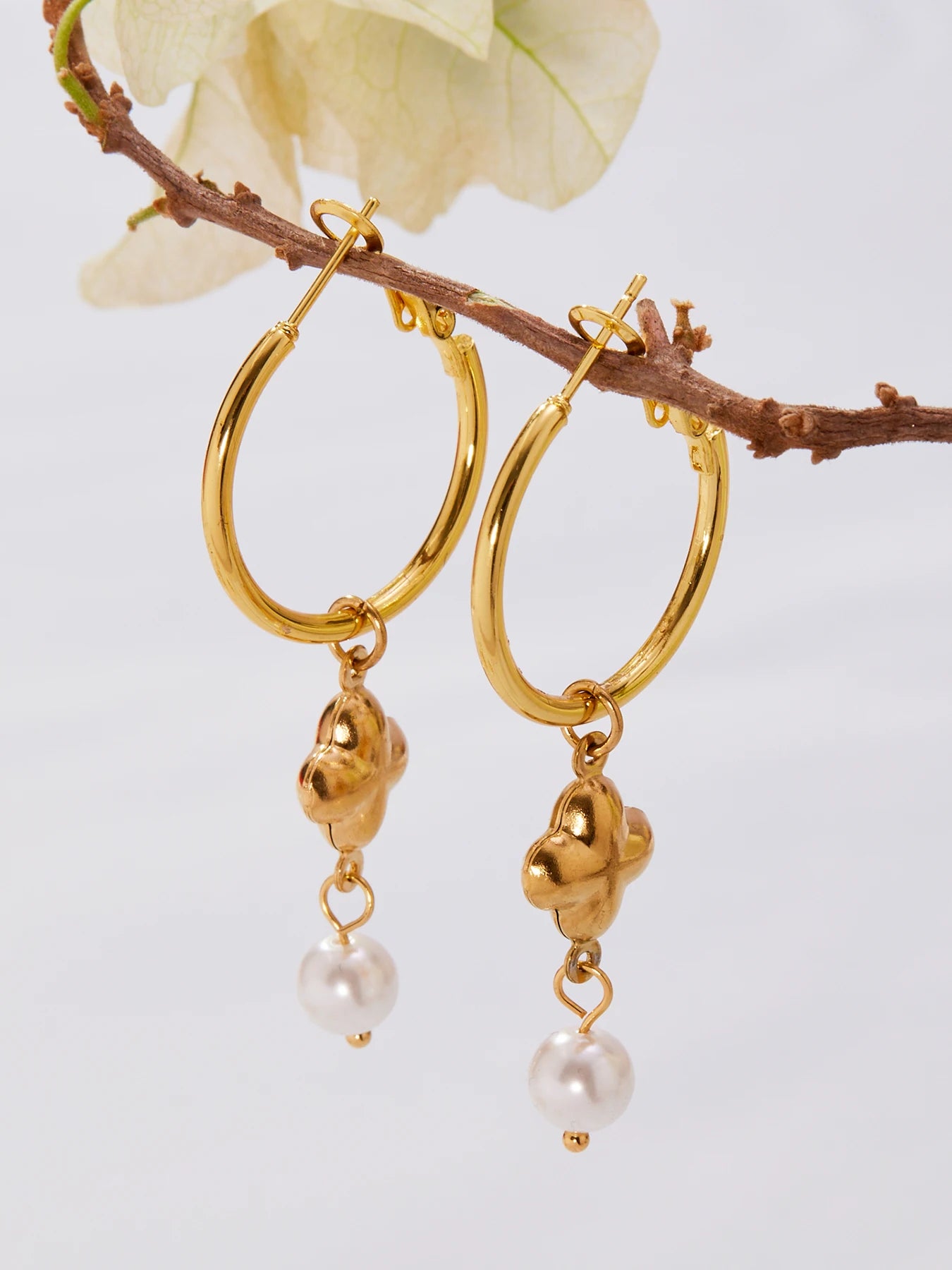 Nivora Elegant Imitation Pearl  Dangle Earrings For Women Stainless Steel PVD Gold Plated Hypoallergenic Drop Earrings Jewelry