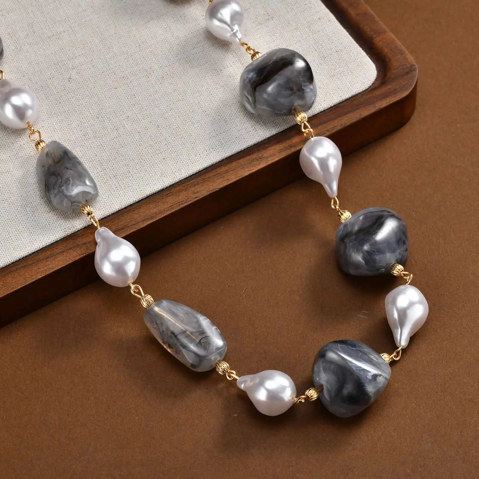 New Exaggerated Irregular Resin Beads Chain Necklace Y-shape Party Charm Jewelry Accessories for Women