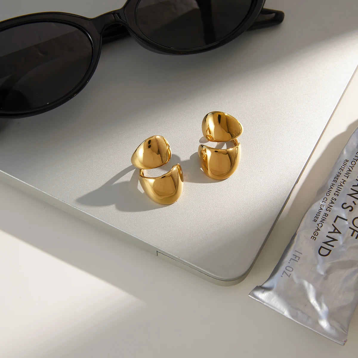 Uworld Classic 18K Plated Gold Color Wide-Faced Double-Layer Ear Clip Earrings Women Waterproof Stainless Steel Earring Jewelry