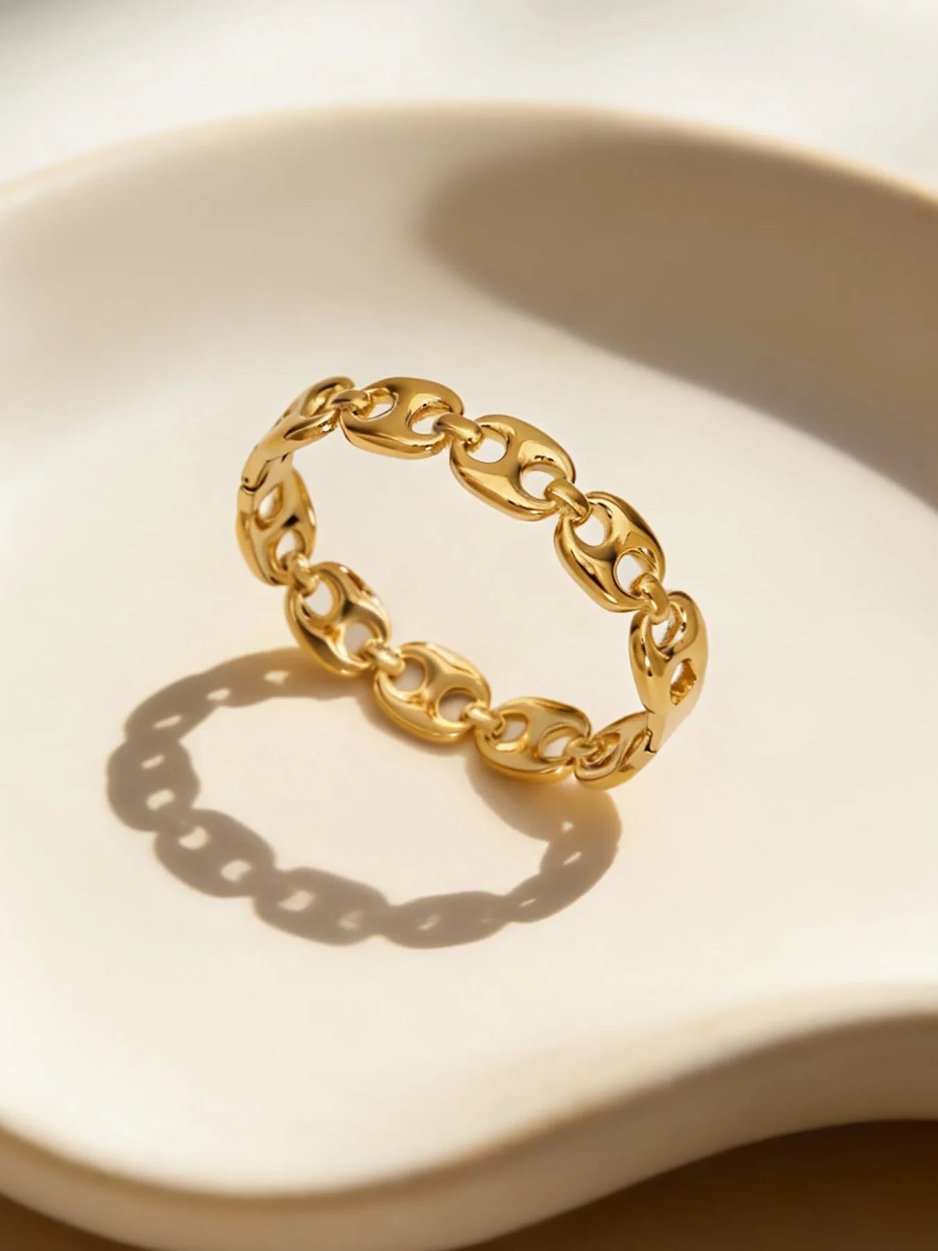 Nivora Geometric Hollow Pig Nose Ring Bracelet for Women Stainless Steel PVD Gold Plated Charm Wrist Bangle Daily Jewelry Gifts